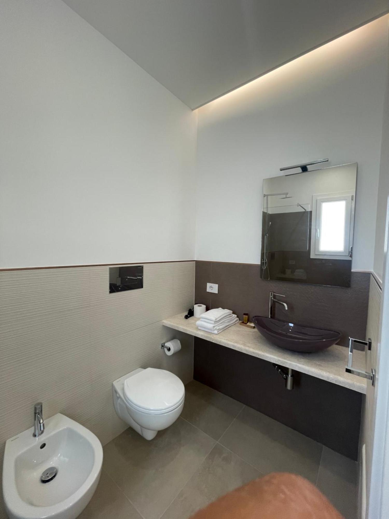 Bullerjanos Hotel ออลเบีย ภายนอก รูปภาพ