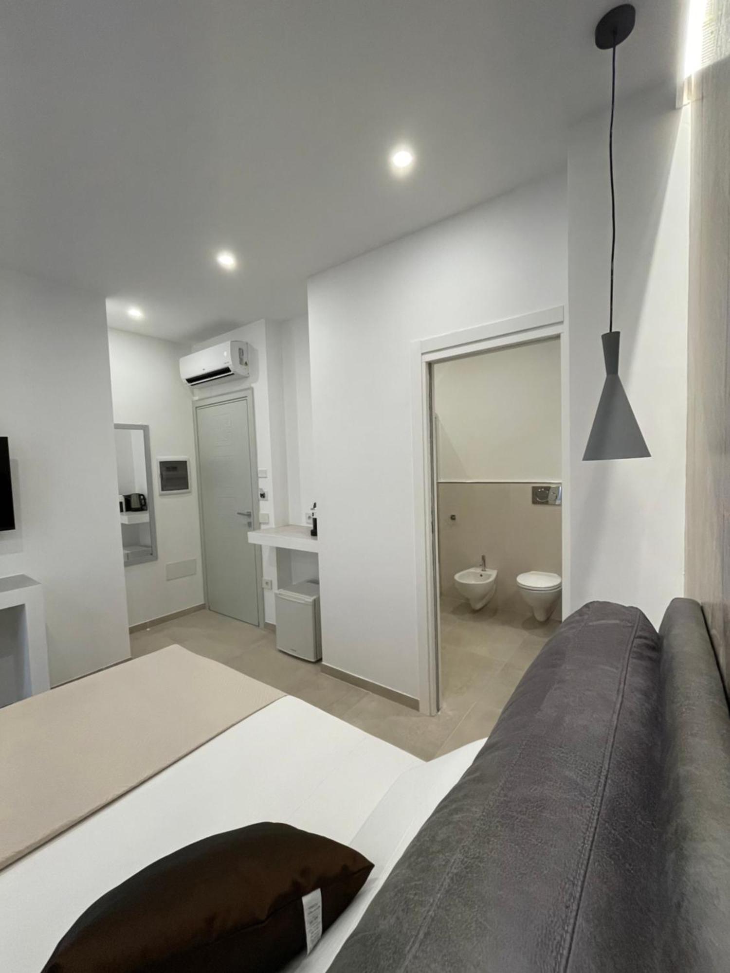 Bullerjanos Hotel ออลเบีย ภายนอก รูปภาพ