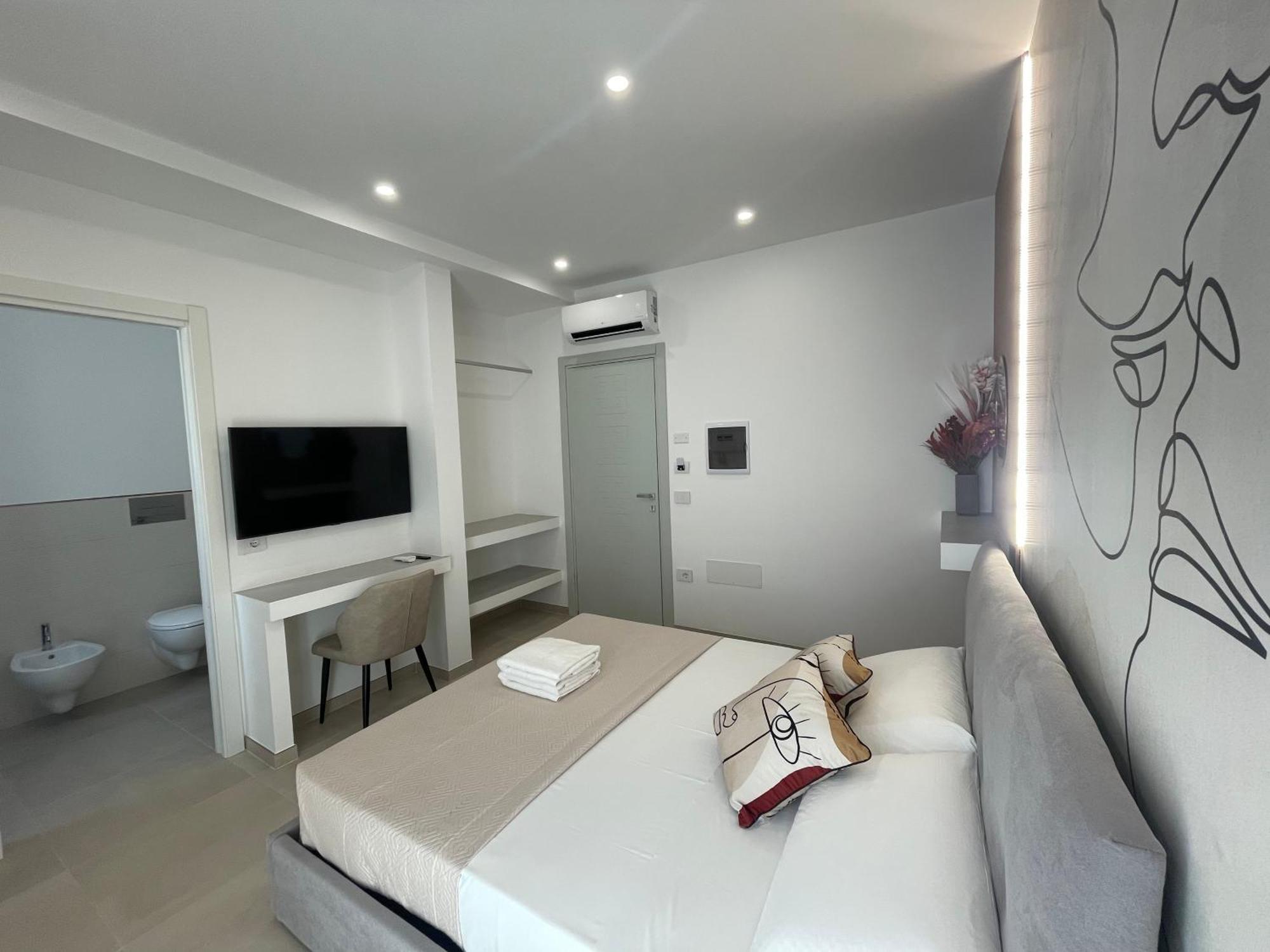 Bullerjanos Hotel ออลเบีย ภายนอก รูปภาพ
