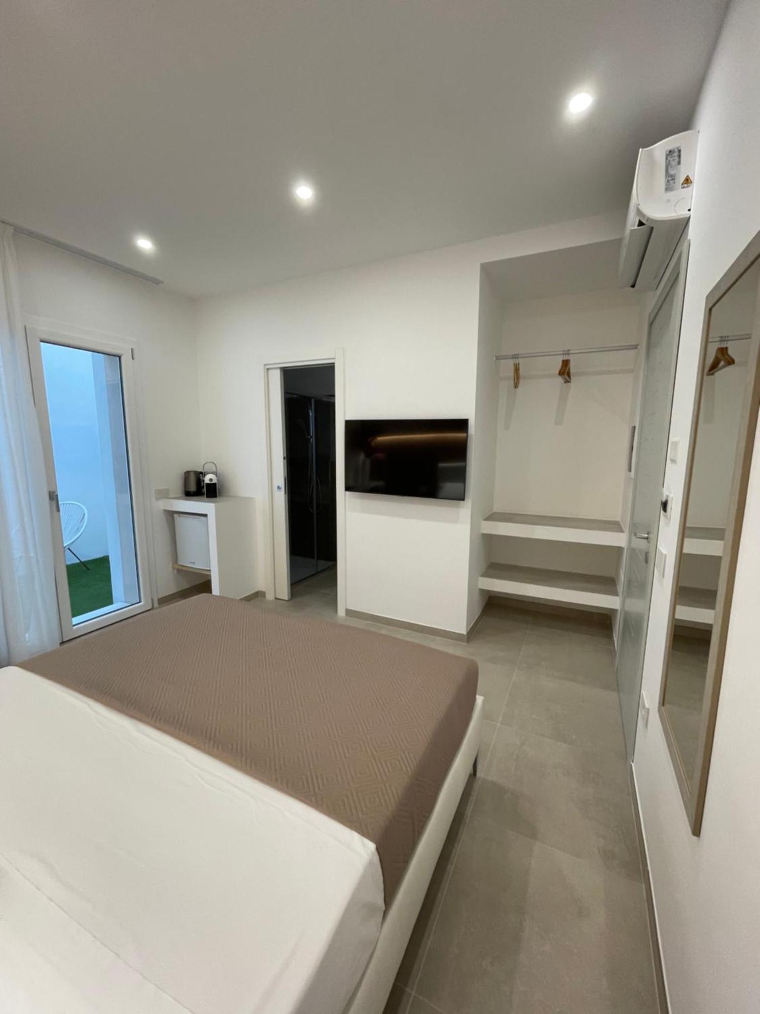 Bullerjanos Hotel ออลเบีย ภายนอก รูปภาพ