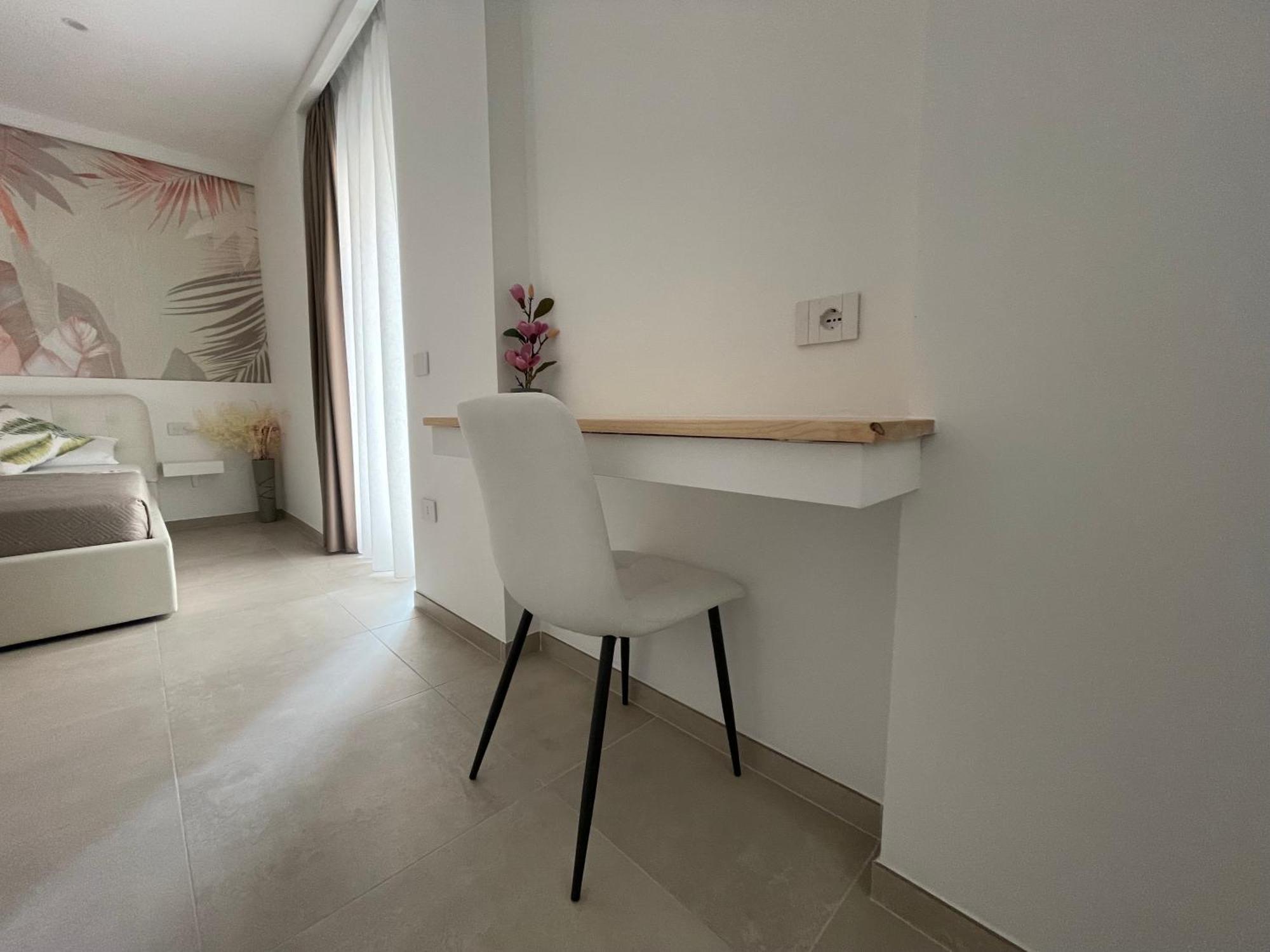 Bullerjanos Hotel ออลเบีย ภายนอก รูปภาพ