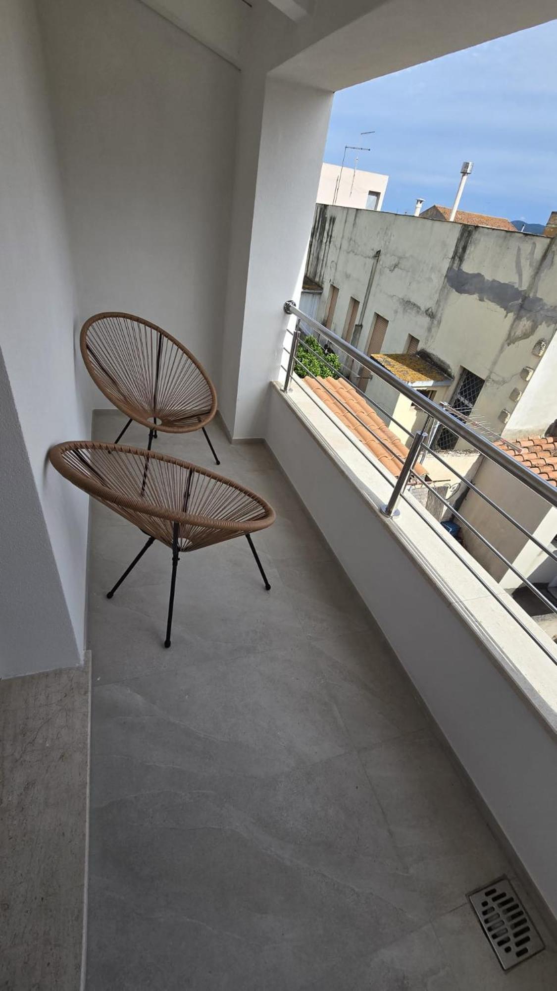 Bullerjanos Hotel ออลเบีย ภายนอก รูปภาพ